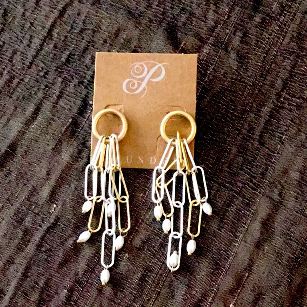 Dangle pierced earrings